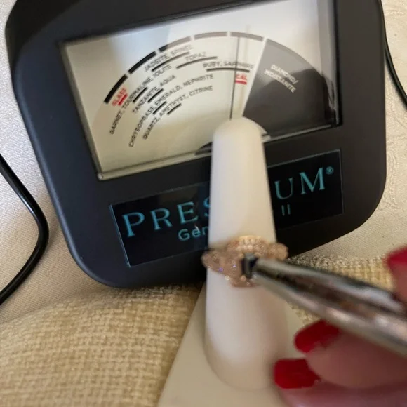 Genuine Sapphire & Diamond Ring - Picture 6 of 9